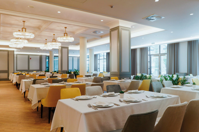 Astor Garden Hotel 4