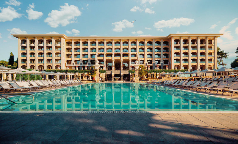 Astor Garden Hotel 12