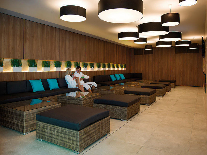 Astor Garden Hotel 14