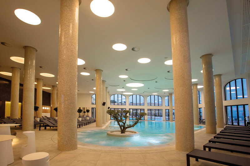 Astor Garden Hotel 22