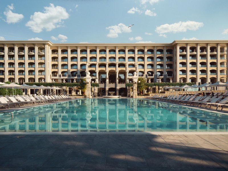 Astor Garden Hotel 1 - Exterior