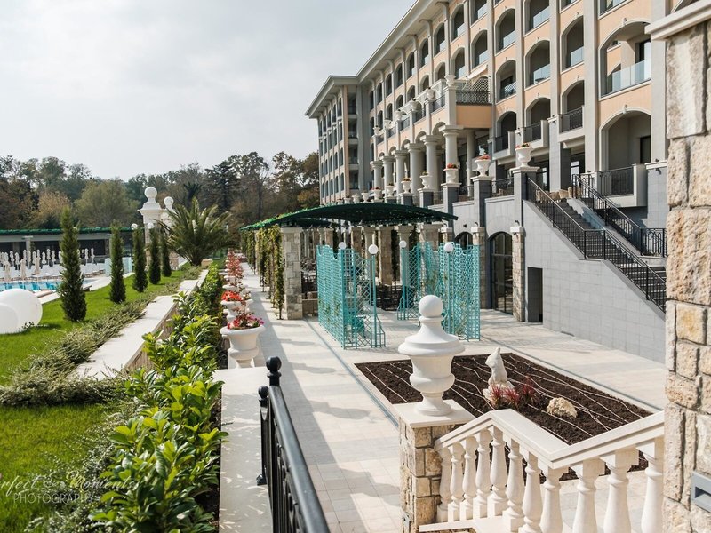 Astor Garden Hotel 11 - Terrace
