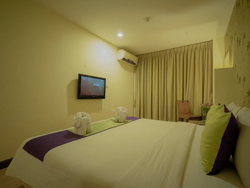 Villa Cha Cha 2 Rambuttri 33