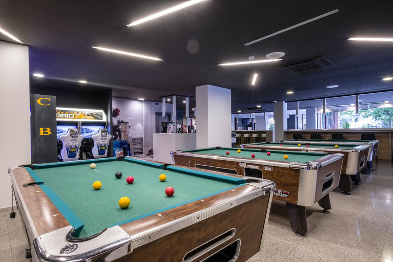 Hotel California Garden 4