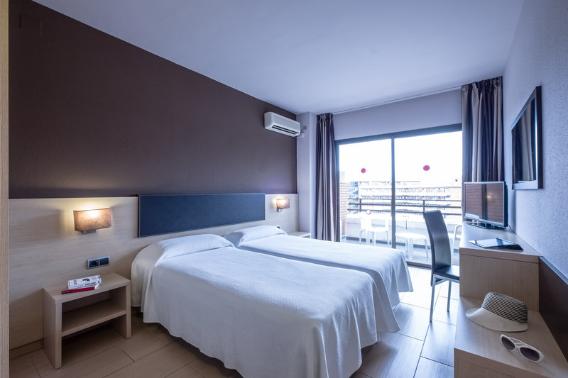 Hotel California Garden 6