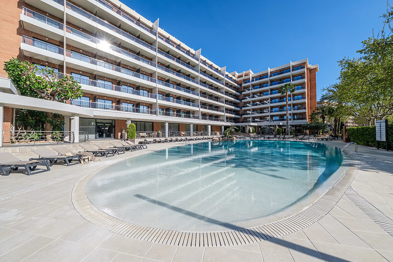 Hotel California Garden 8