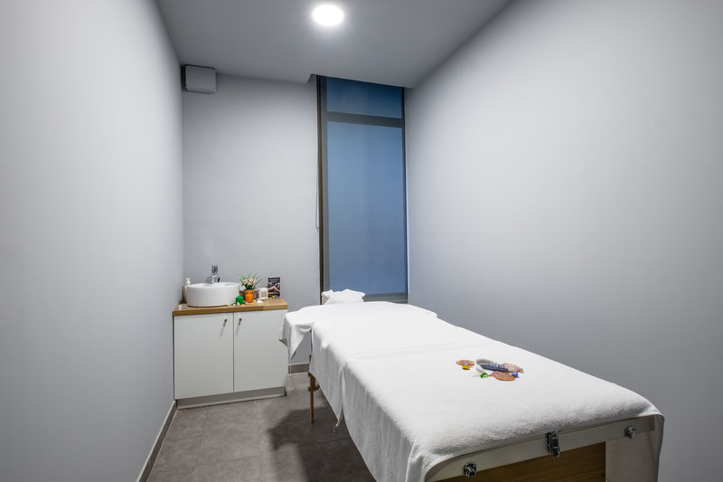 Hotel California Garden 18