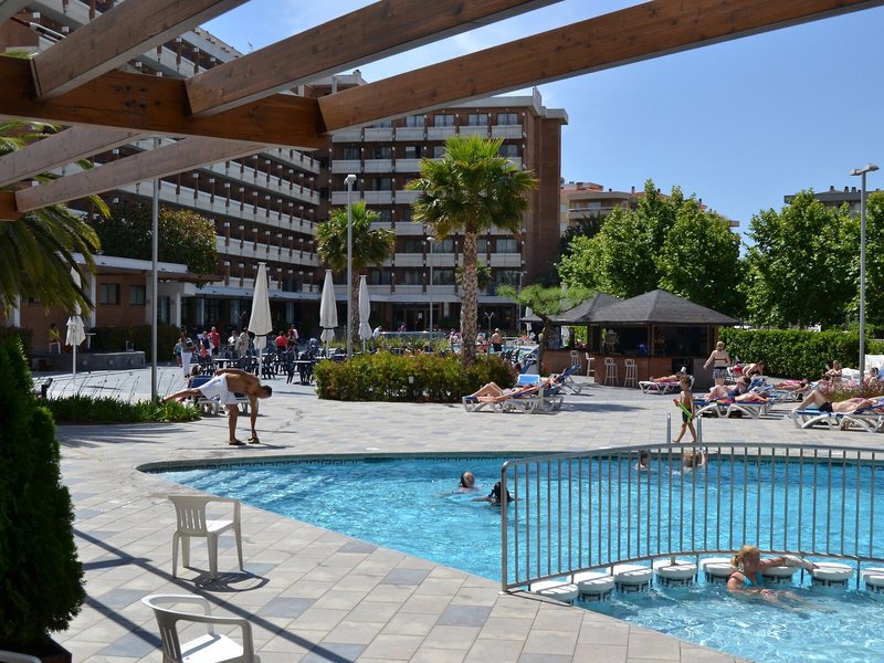 California Garden 10 - Outdoor Pool