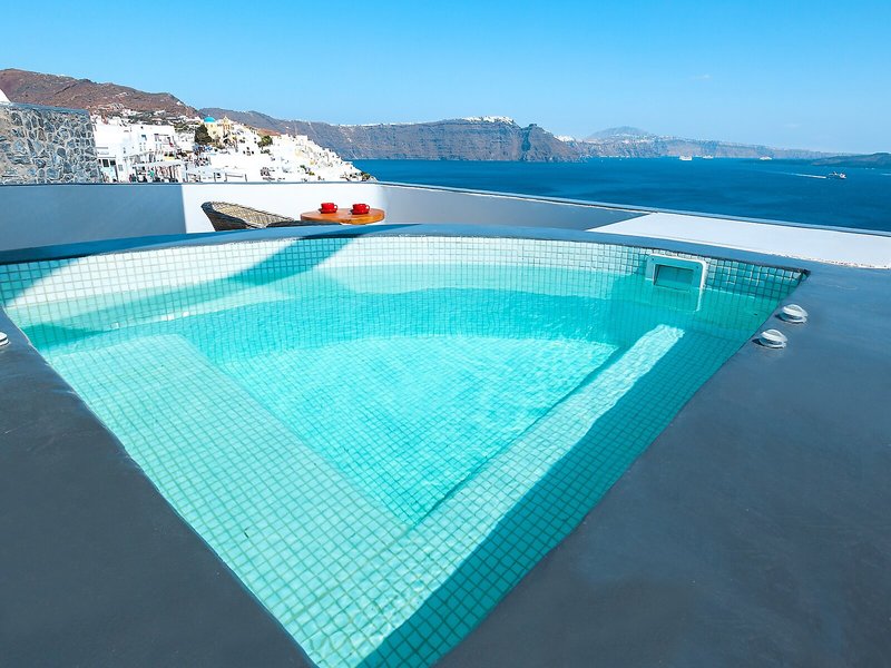 Santorini Secret Premium 10 - Outdoor Pool