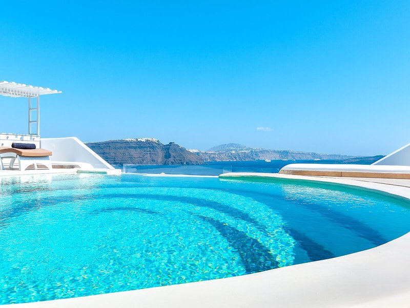 Santorini Secret Premium 15 - Outdoor Pool