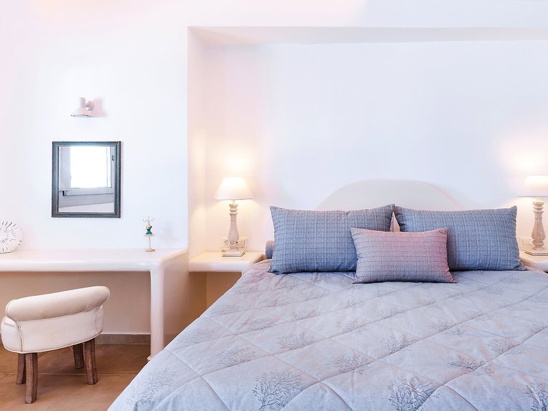 Santorini Secret Premium 33 - Room Example