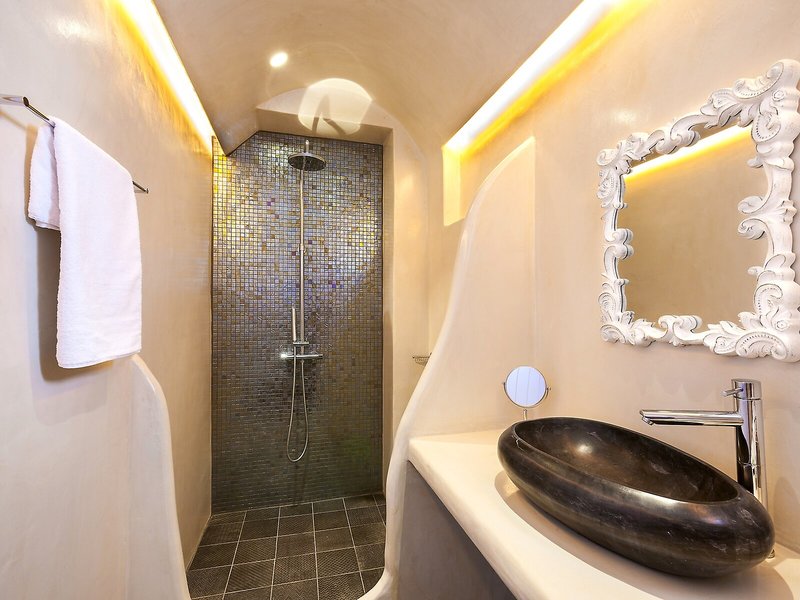 Santorini Secret Premium 45 - Bathroom Example