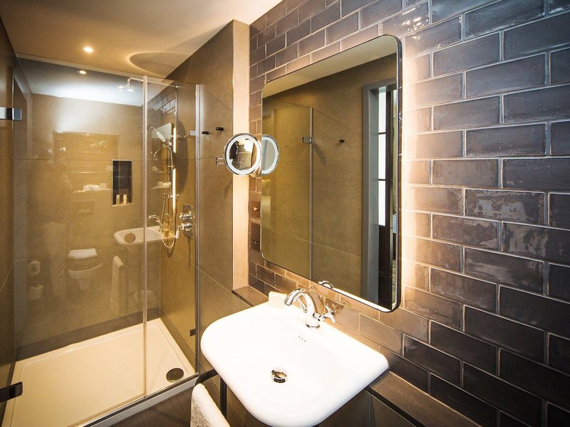 Clayton Hotel City of London 12