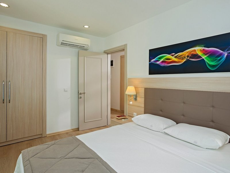 The Room 27