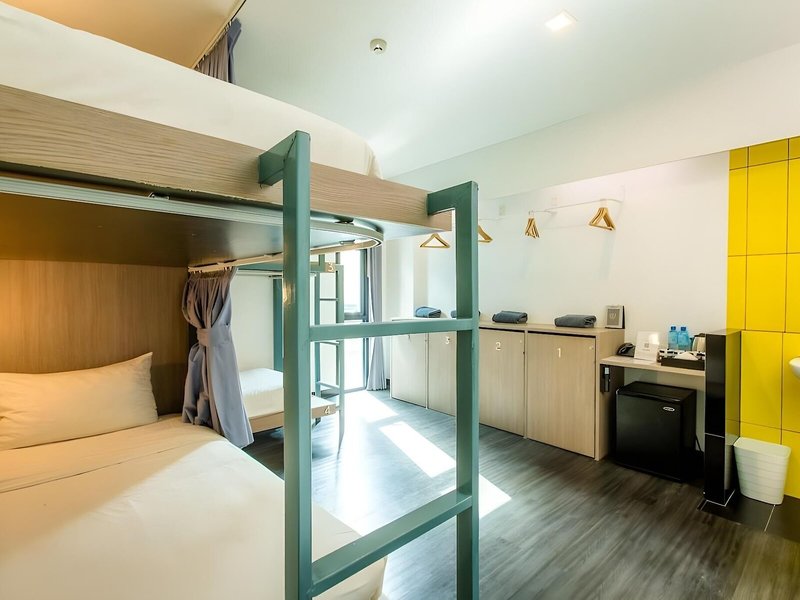 Wake Up Aonang Hotel 8