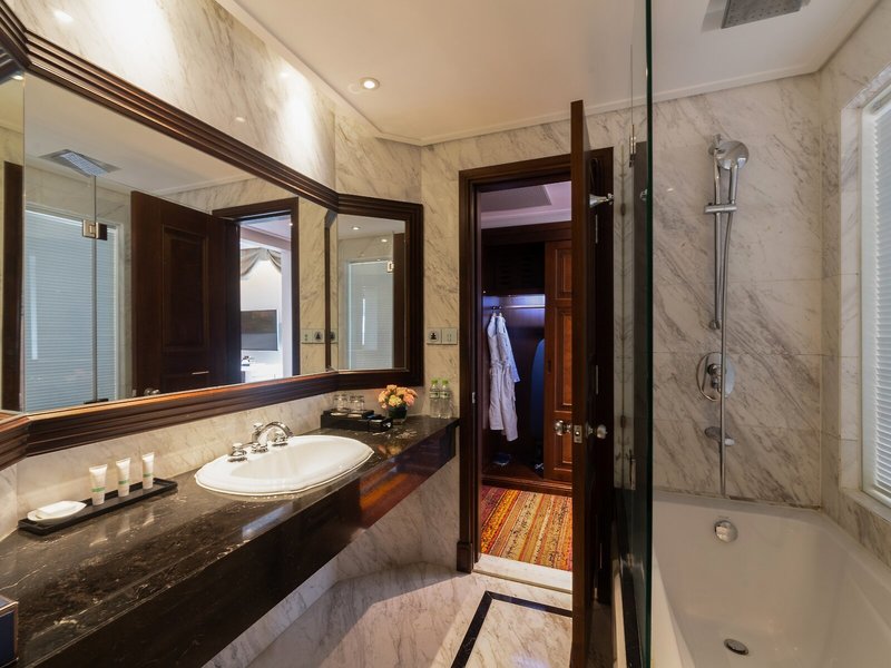 The Lapis Hotel 38