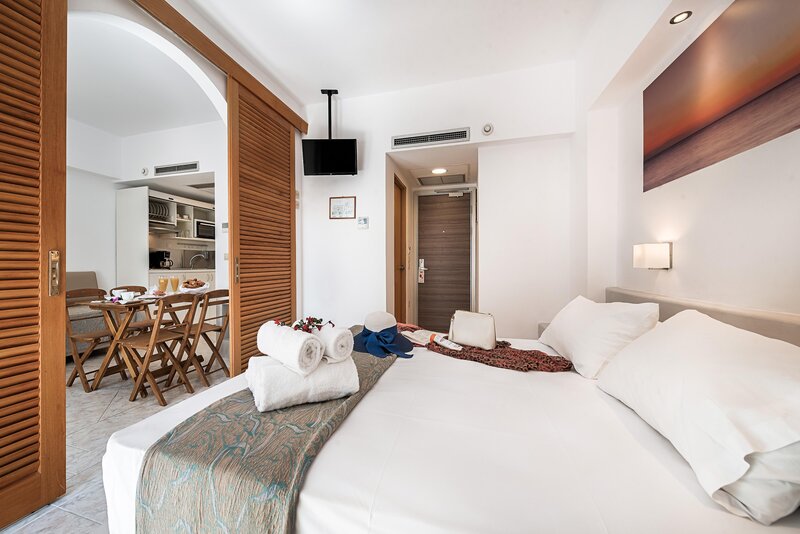 Esperia 12 - Room Example