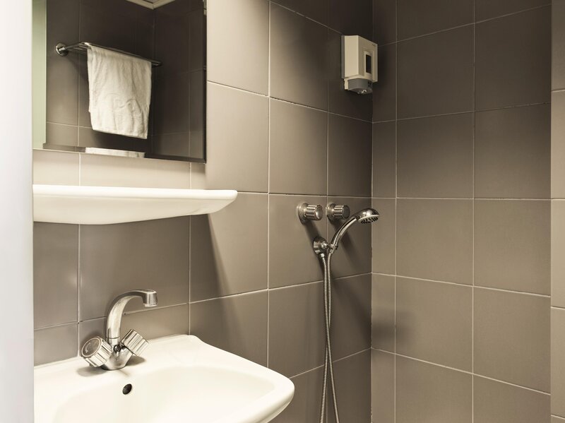 Esperia 37 - Bathroom Example