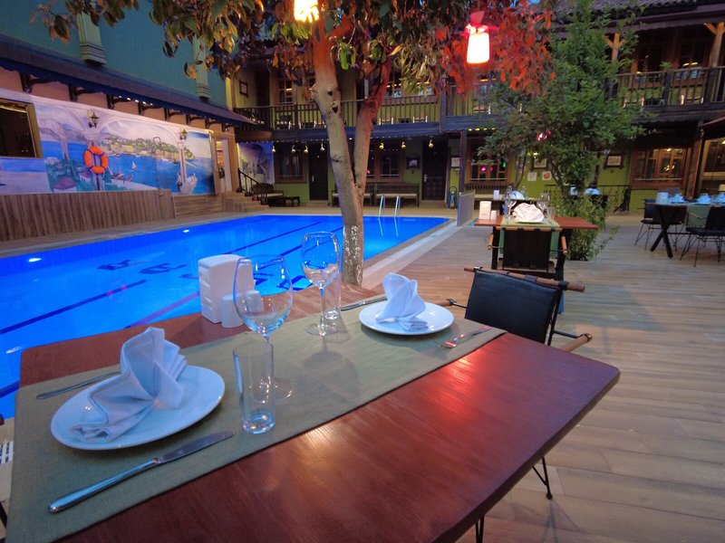 Oscar Garden Hotel 14