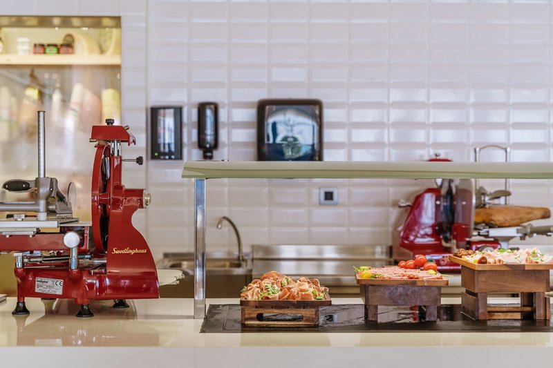 Gennadi Grand Resort 24