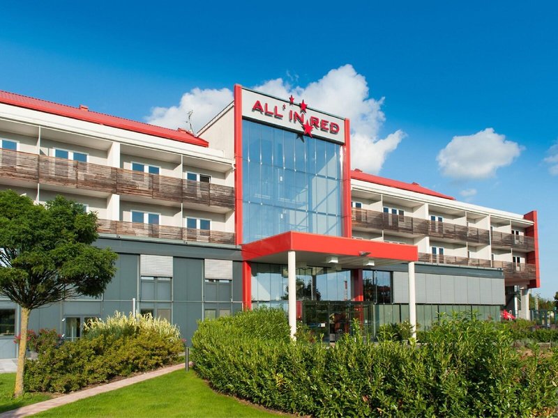 All In Red Thermenhotel 1