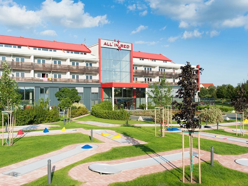 All In Red Thermenhotel 2