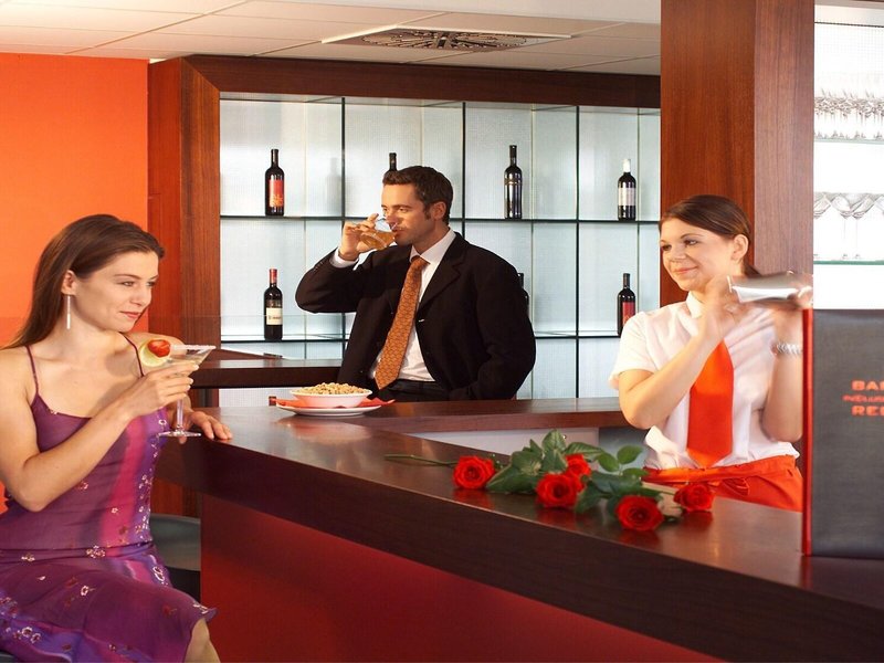 All In Red Thermenhotel 17