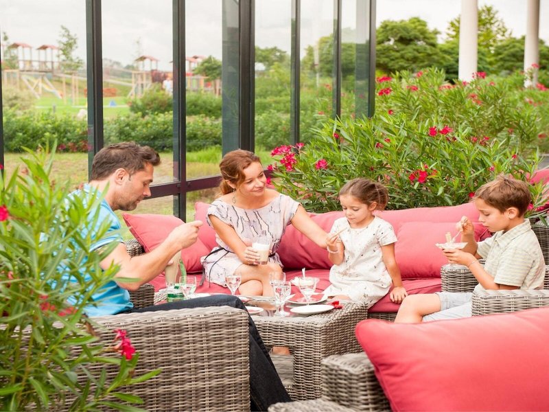 All In Red Thermenhotel 18