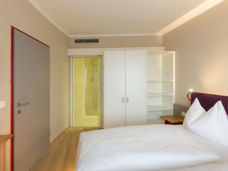 All In Red Thermenhotel 38