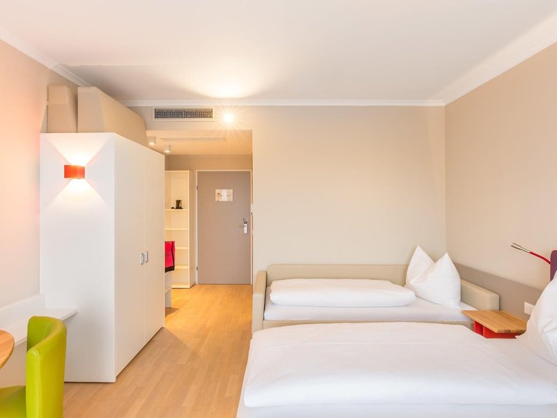 All In Red Thermenhotel 40