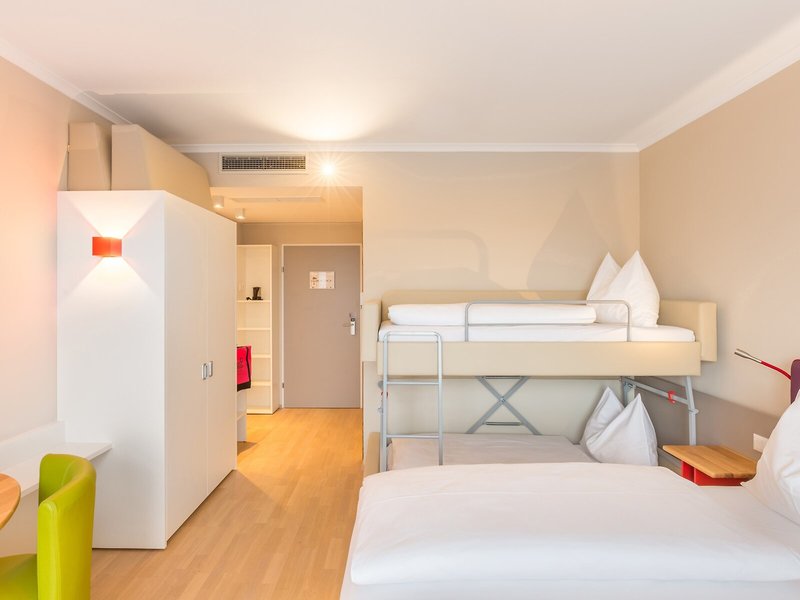 All In Red Thermenhotel 41