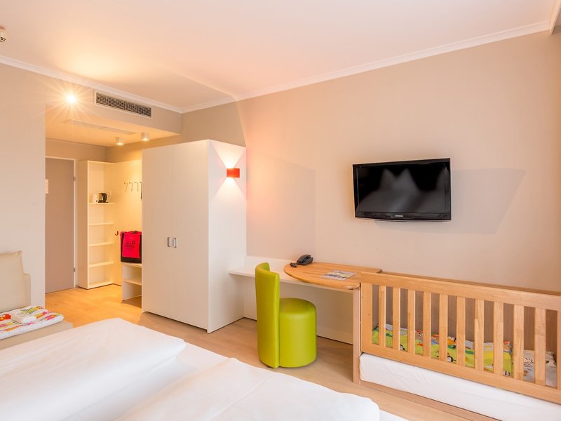 All In Red Thermenhotel 42