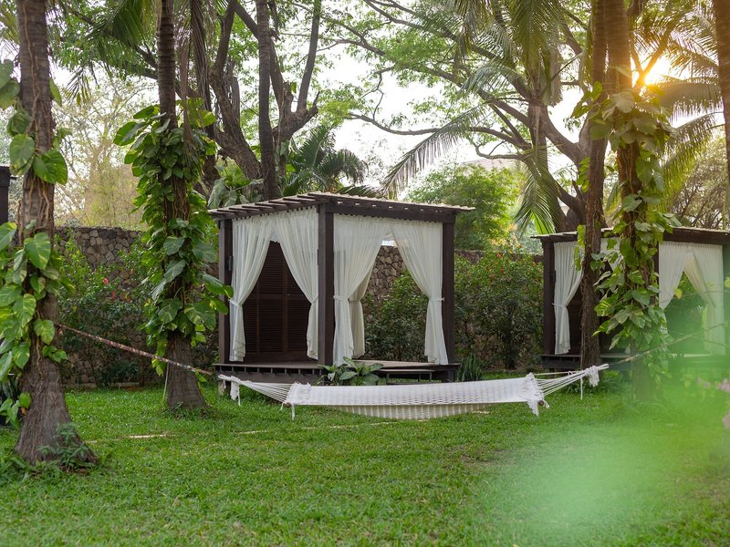 Lotus Blanc Hotel 2