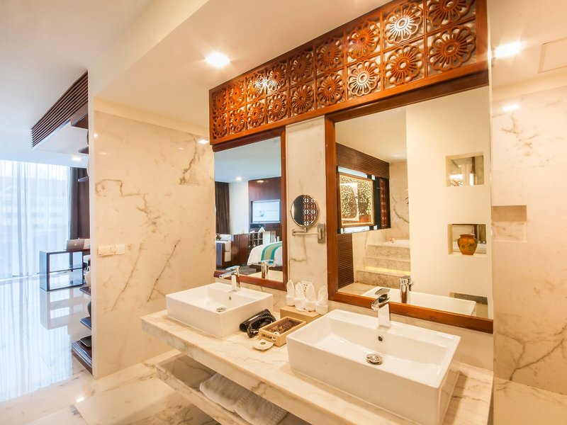 Lotus Blanc Hotel 38