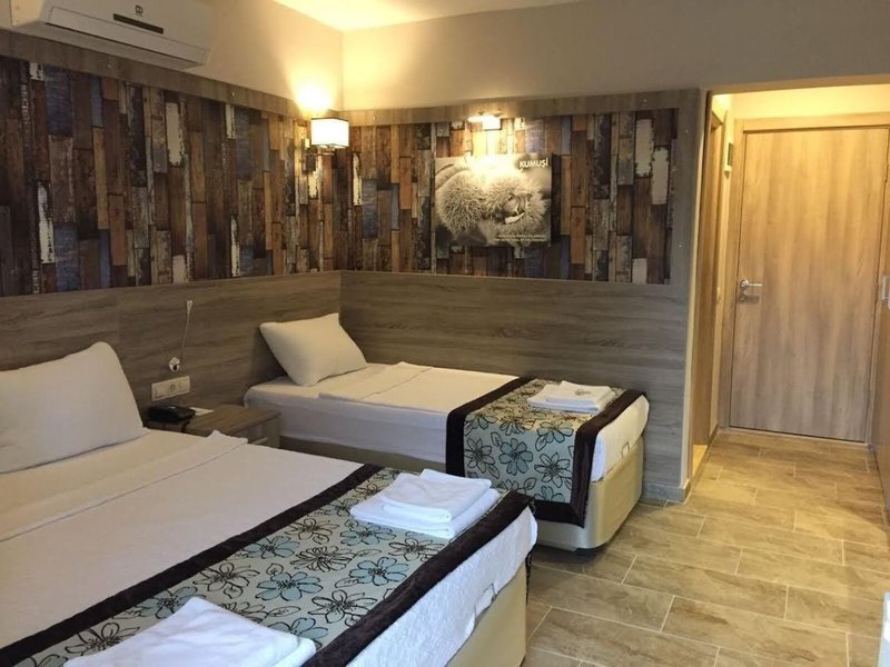 Street 61 Studio Hotel 28