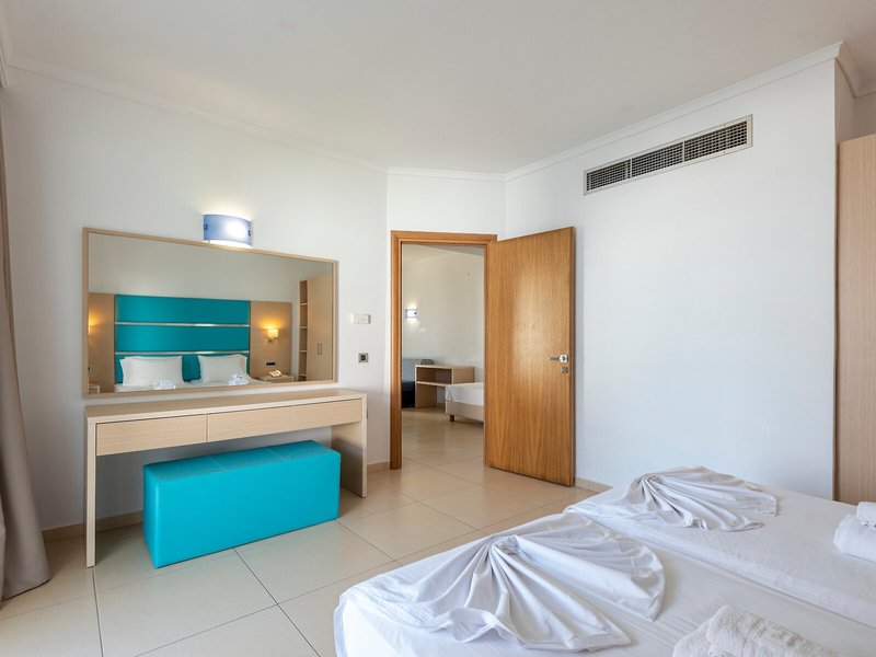Aegean Blu Apartotel 18