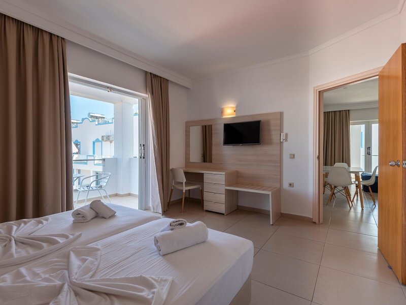 Aegean Blu Apartotel 25