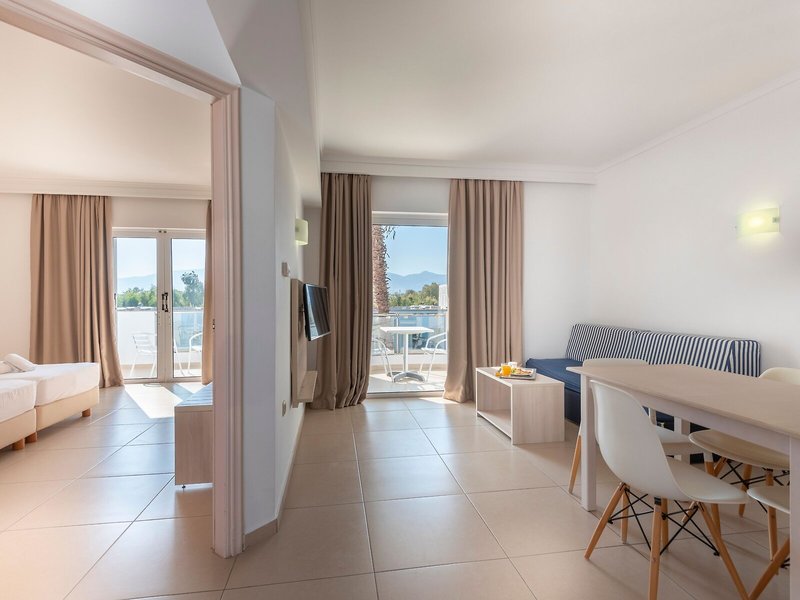 Aegean Blu Apartotel 31