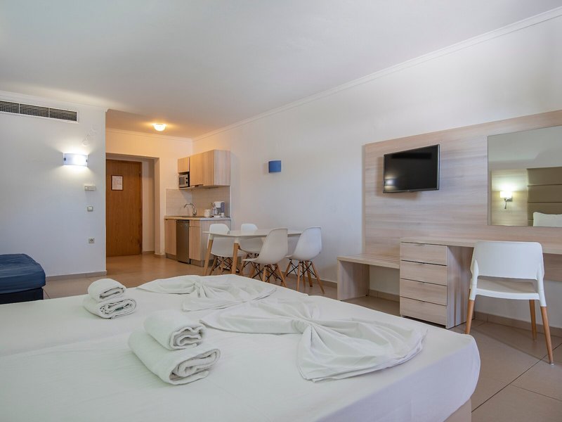 Aegean Blu Apartotel 33