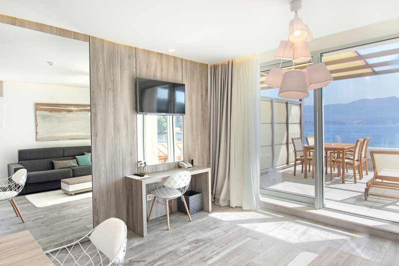 Kalamota Beach House 10