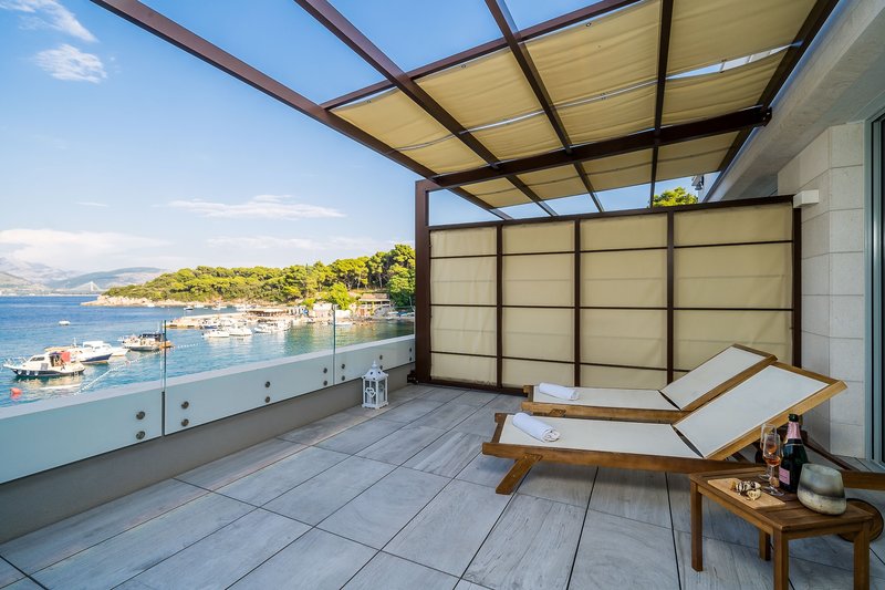 Kalamota Beach House 14