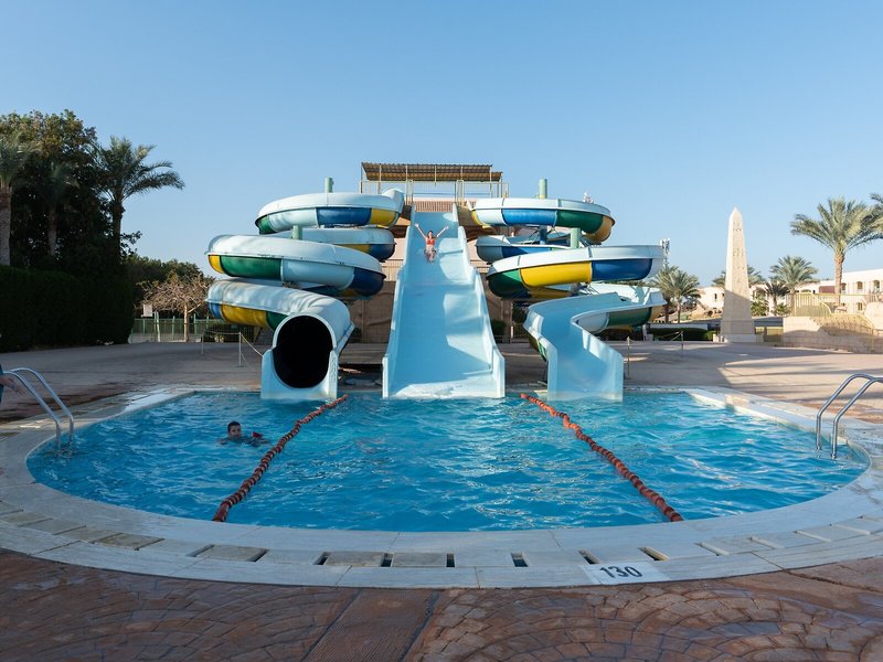 Parrotel Aqua Park Resort 4