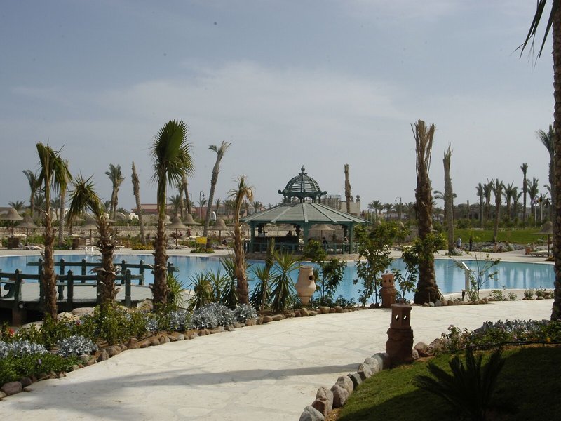 Parrotel Aqua Park Resort 5