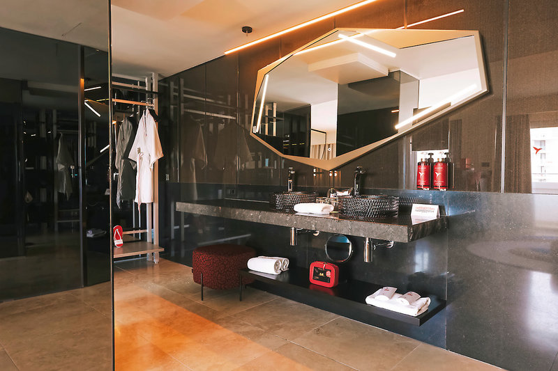 The Unexpected Ibiza 25