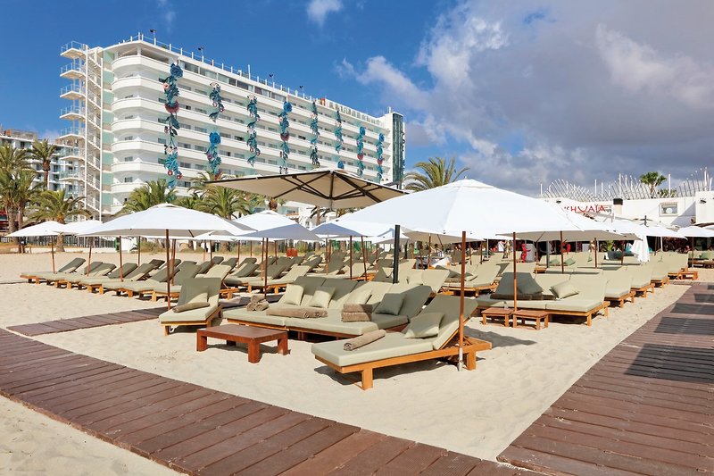 The Unexpected Ibiza 30