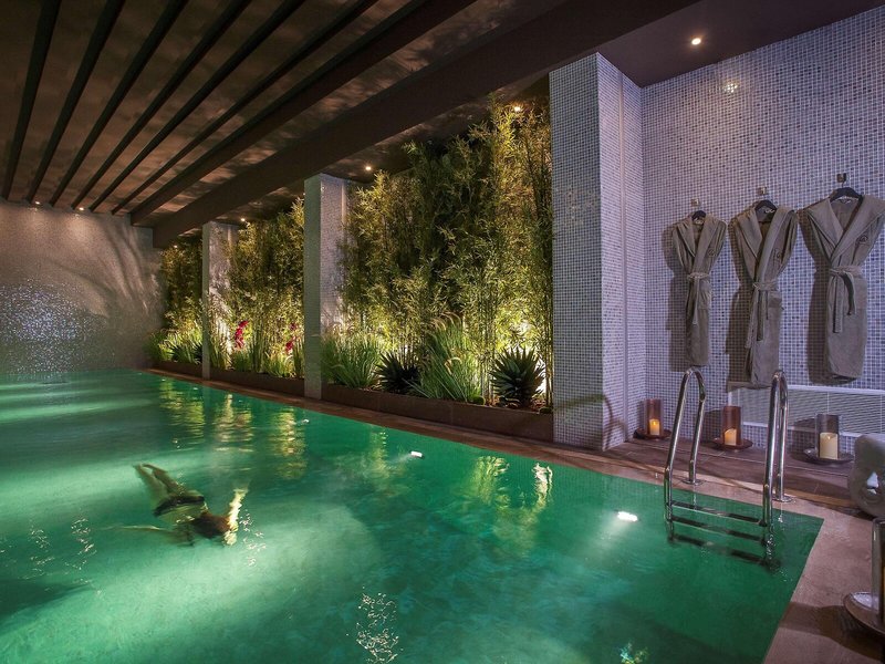 The View Hotel 8