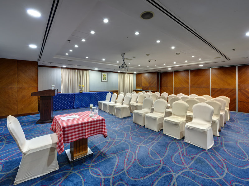 Golden Tulip Al Barsha 14
