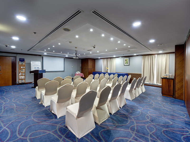 Golden Tulip Al Barsha 19