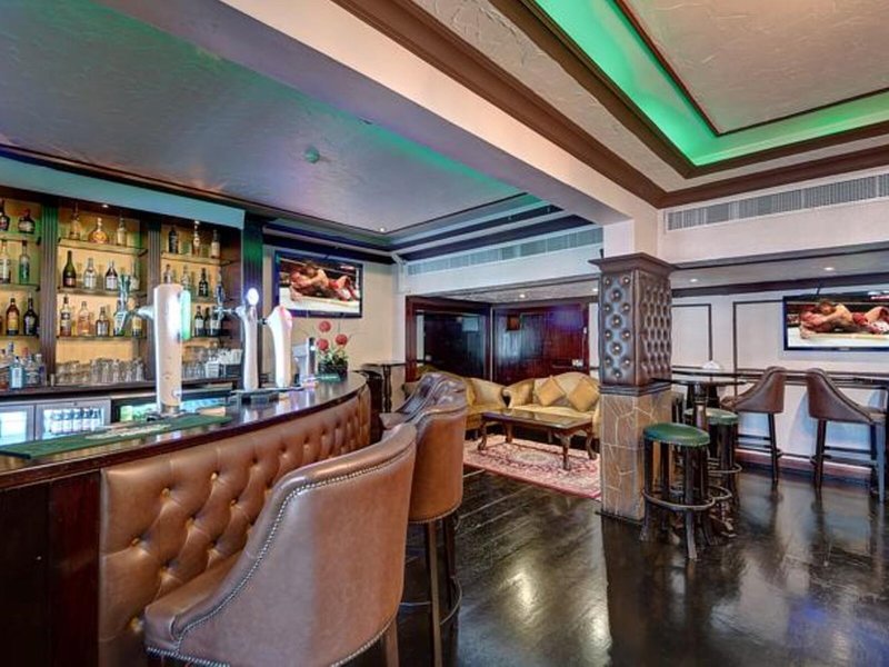 Ascot Hotel 4