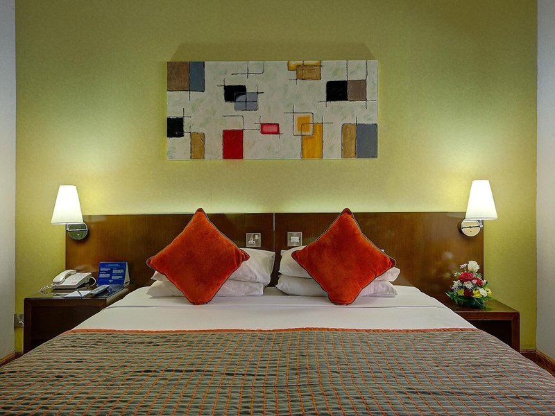 Ascot Hotel 8